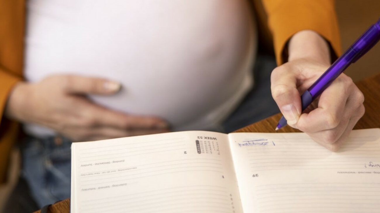 young-pregnant-woman